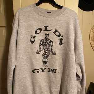 Gold’s Gym pullover
